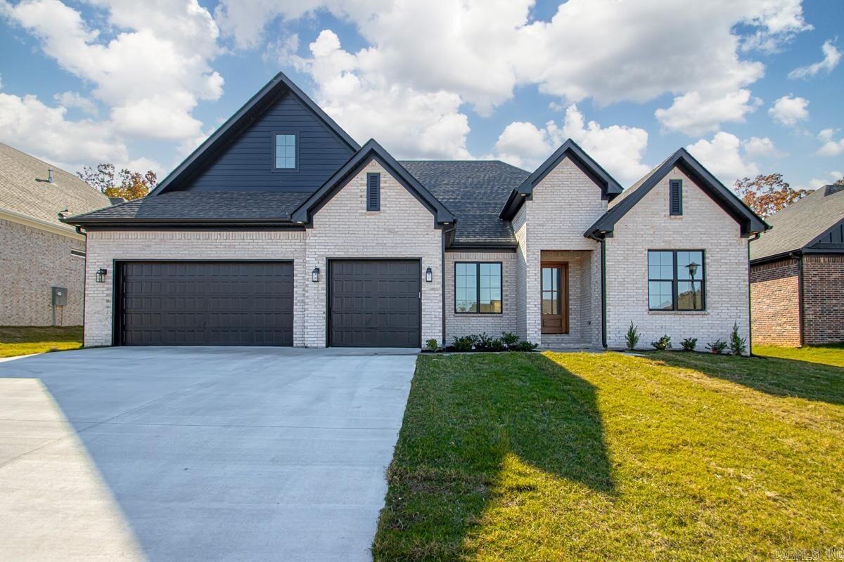 Property Photo:  533 Valley Oak Dr  AR 72120 