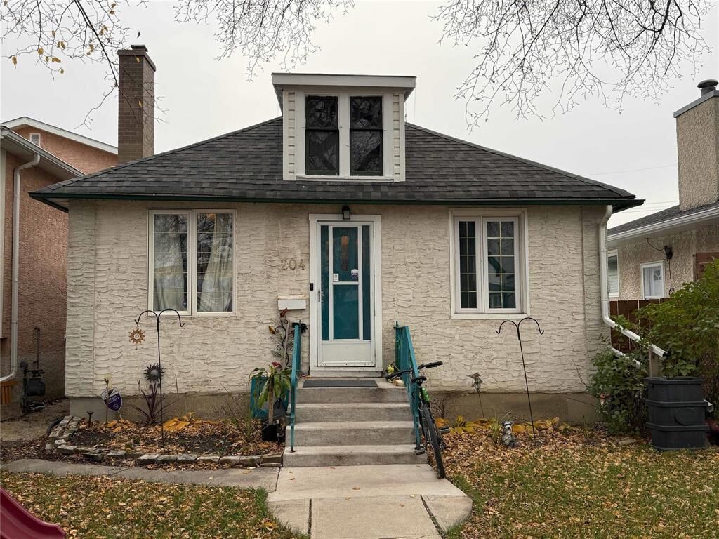 Property Photo: 204 Collegiate Street MB R3J 1V1