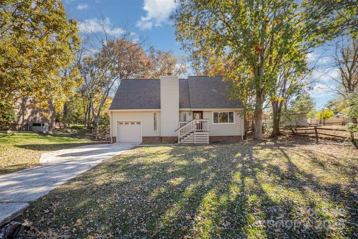 7921 Carmel Oaks Court  Charlotte NC 28226 photo