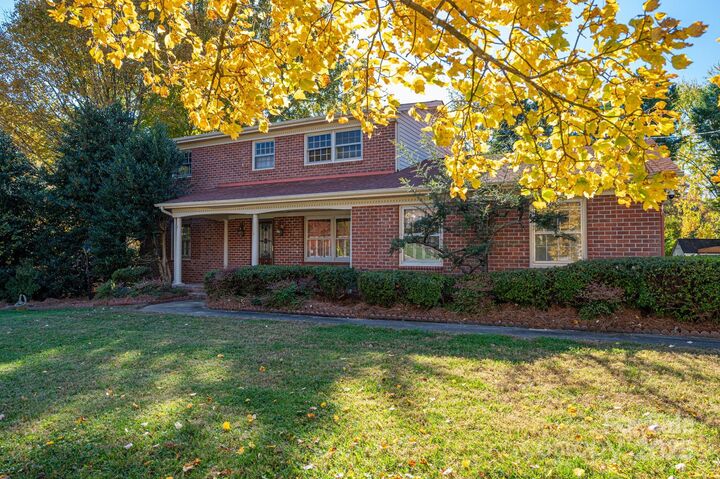 Property Photo: 1131 Woodvale Avenue NC 28054