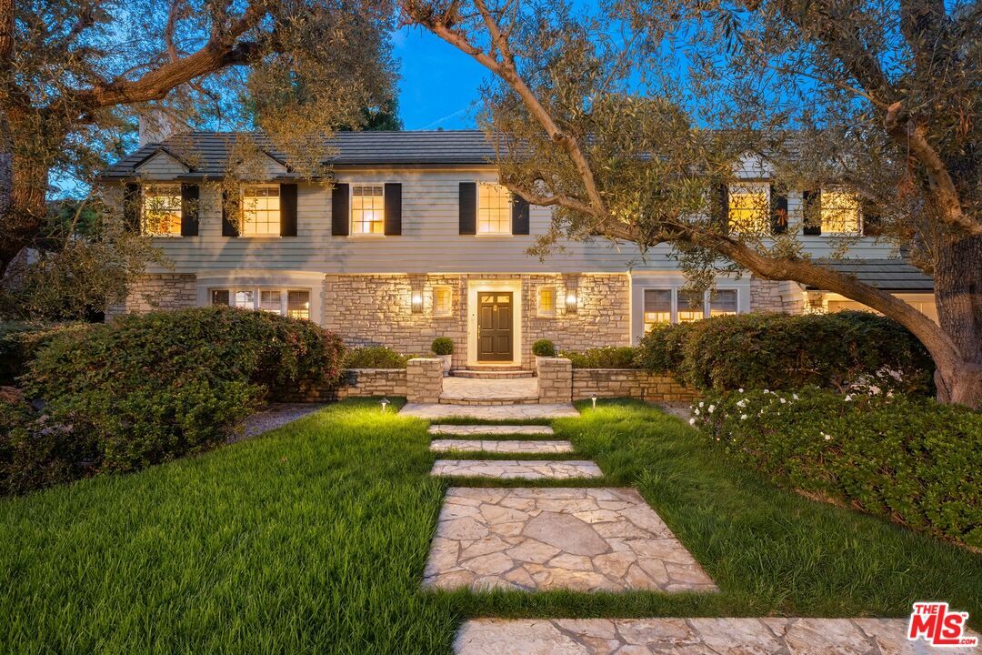 Property Photo: 10339 Glenbarr Ave CA 90064