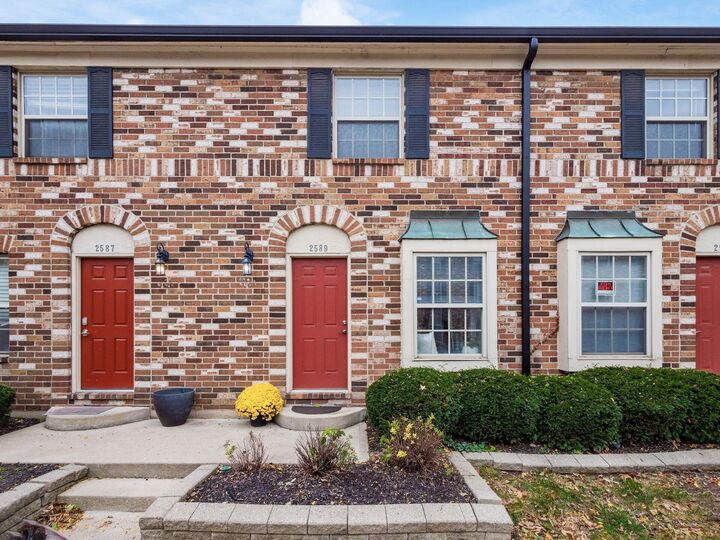 Property Photo:  2589 Olde Hill N Court  OH 43221 