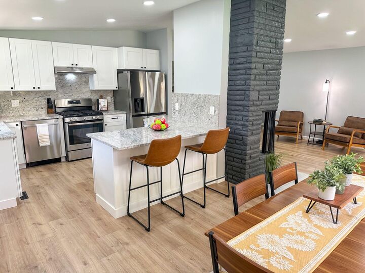 Property Photo: 2413 Edgevale Road OH 43221