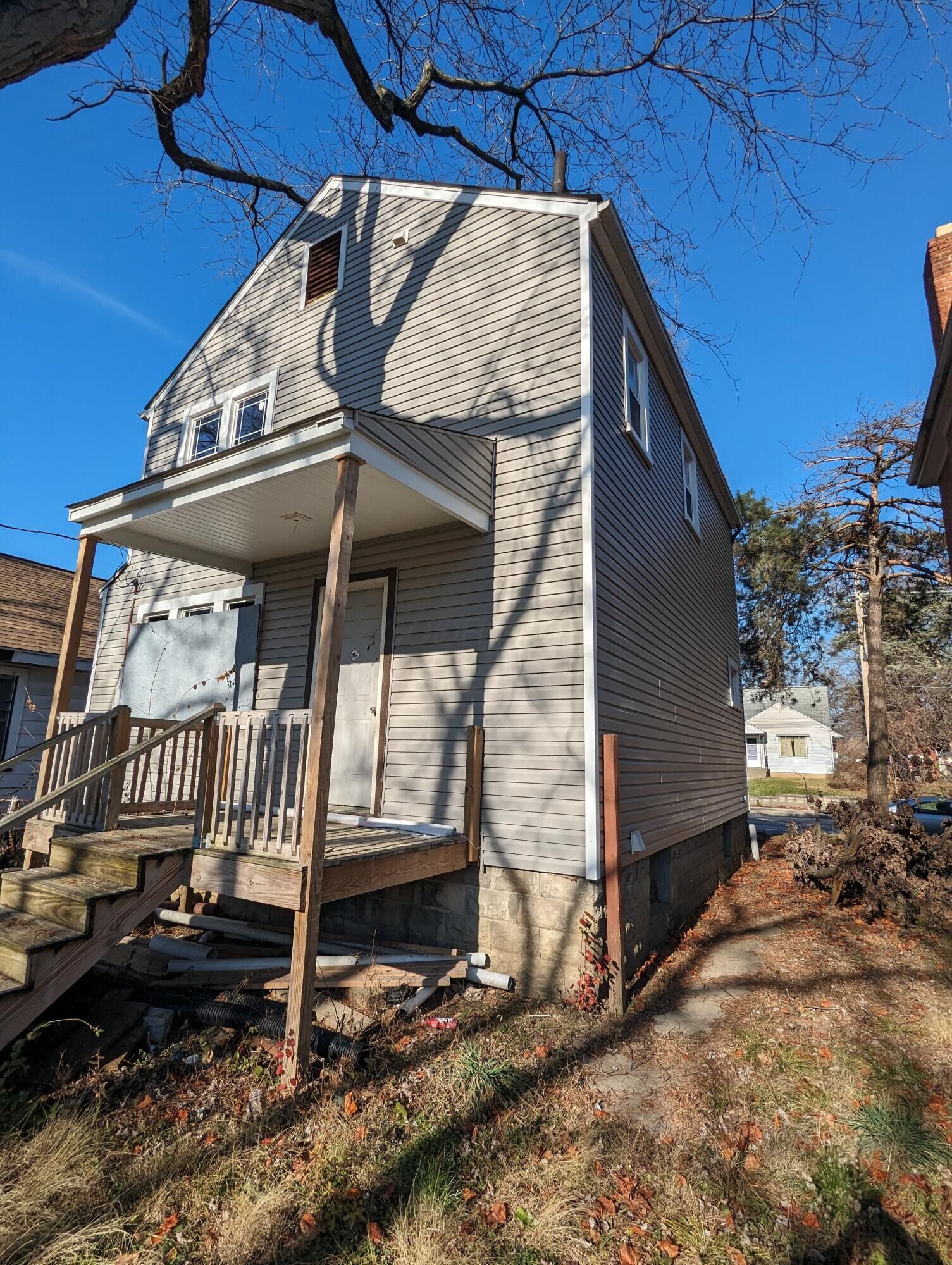 Property Photo:  1691 E Weber Road  OH 43211 