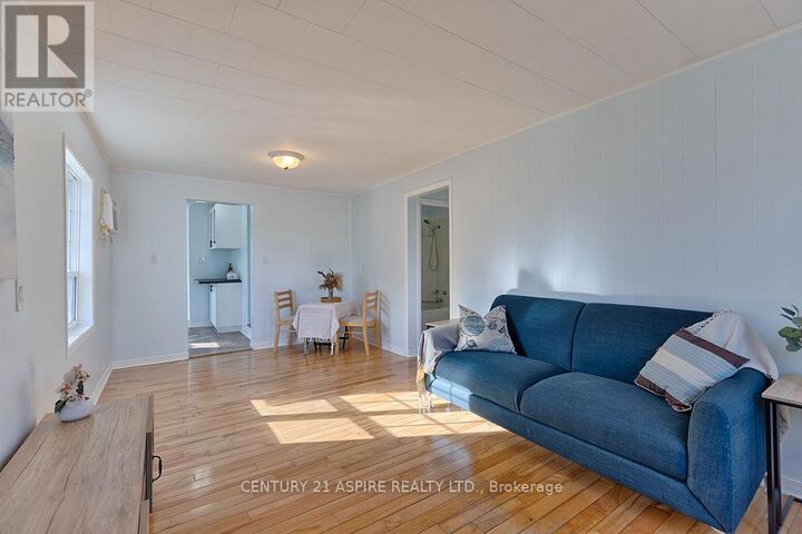 Photo de la propriété:  208 Golf Course Road  ON K8A 7B3 