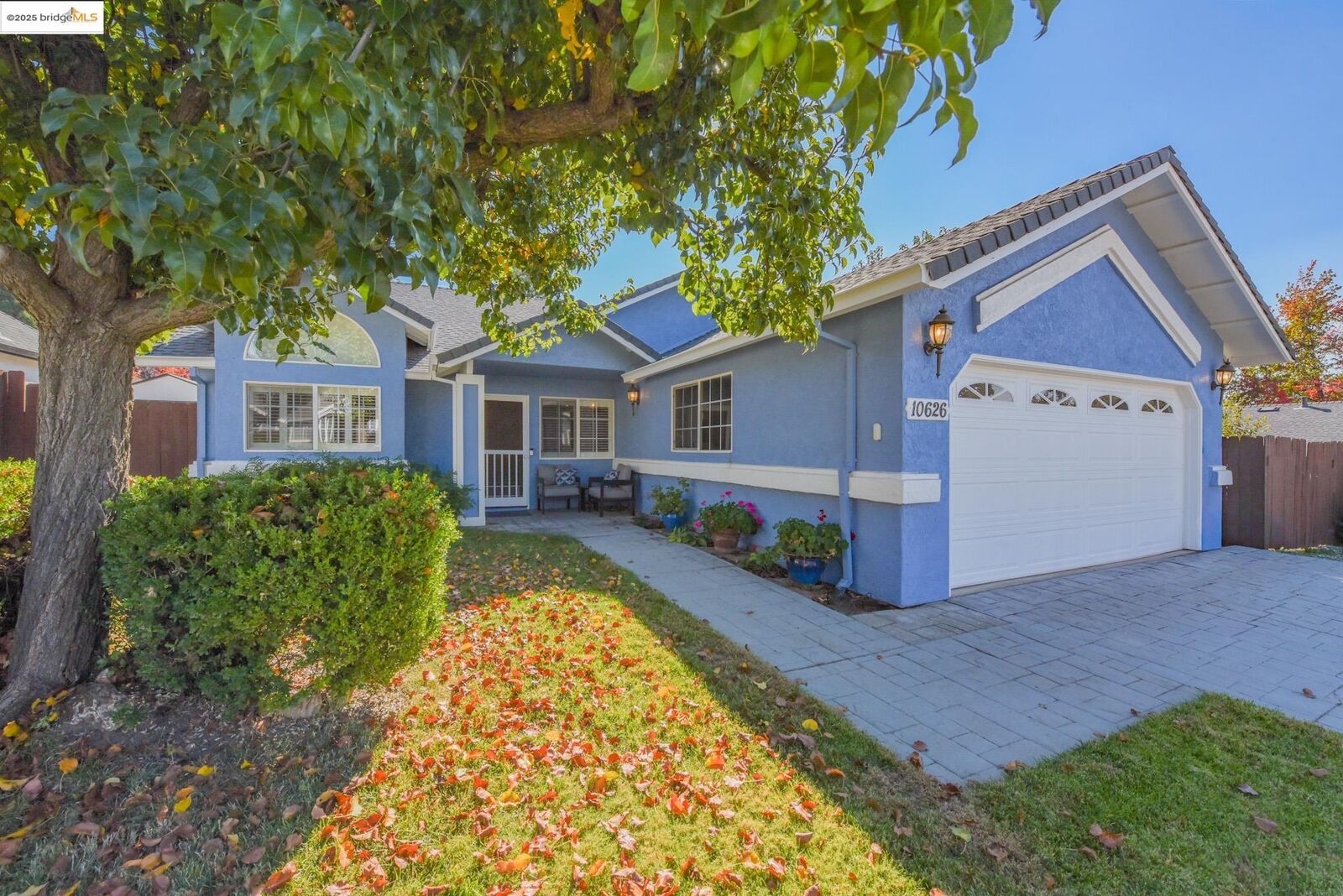 Property Photo: 10626 River Oak Ct CA 95327