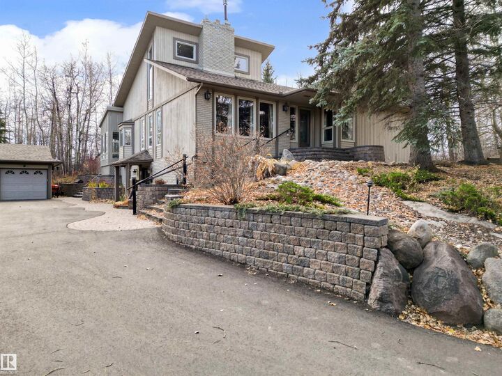 Photo de la propriété: 23248 Twp Road 522 385 AB T8B 1H5