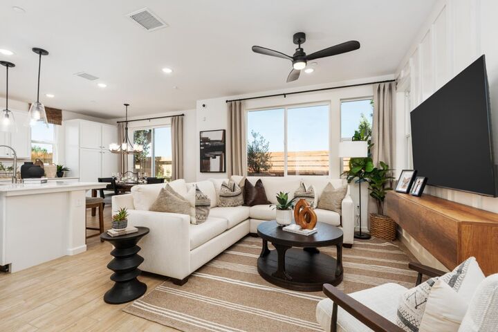 Property Photo:  1514 Redbrick Lane  CA 93619 