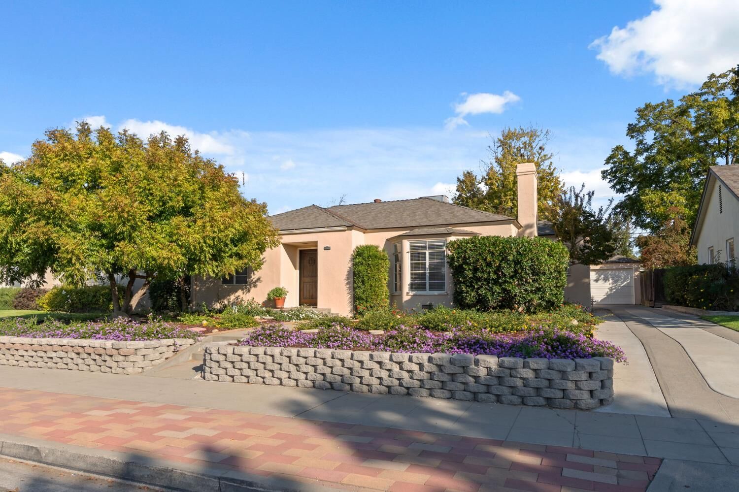 Property Photo:  2134 N Farris Avenue  CA 93704 