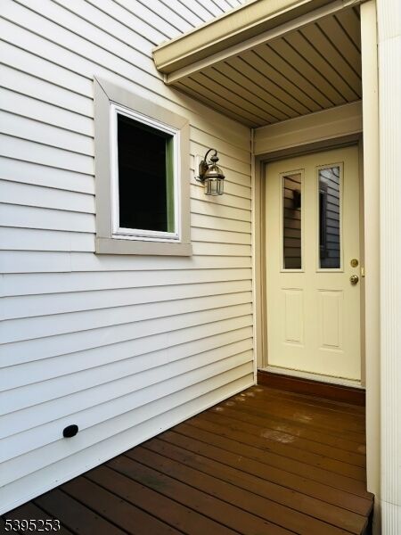 Property Photo:  6 Hancock Ct  NJ 07045 