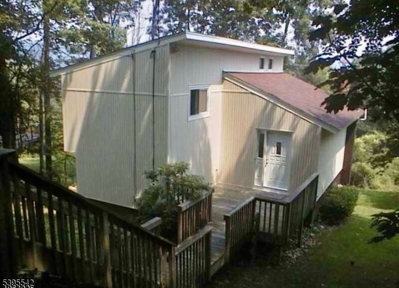 Property Photo: 136 Glenside Trl NJ 07871