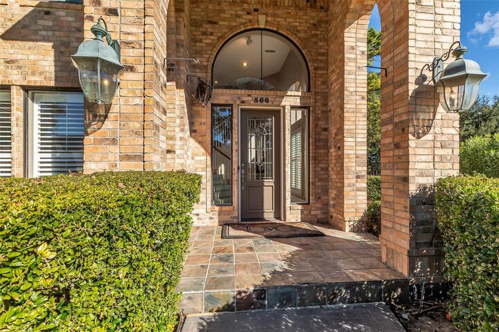 Property Photo: 566 Edgewood Drive TX 77356