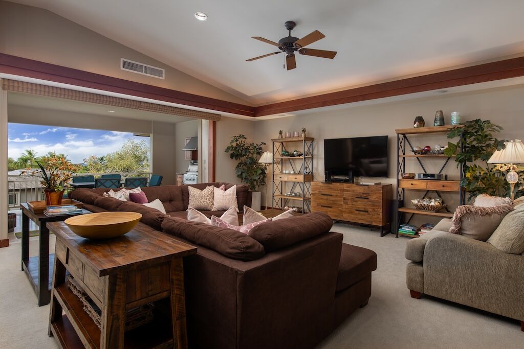 Property Photo:  68-1025 Kaniku Dr 640  HI 96743 