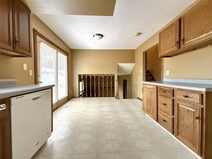 Property Photo: 1226 NW Beechwood Street IA 50023