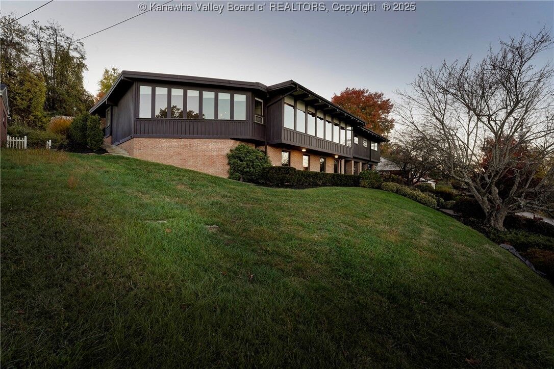 Property Photo: 207 McKinley Avenue WV 25314