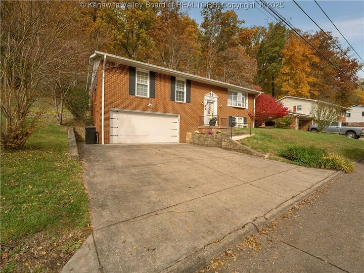 225 Brookhaven Drive  Nitro WV 25143 photo