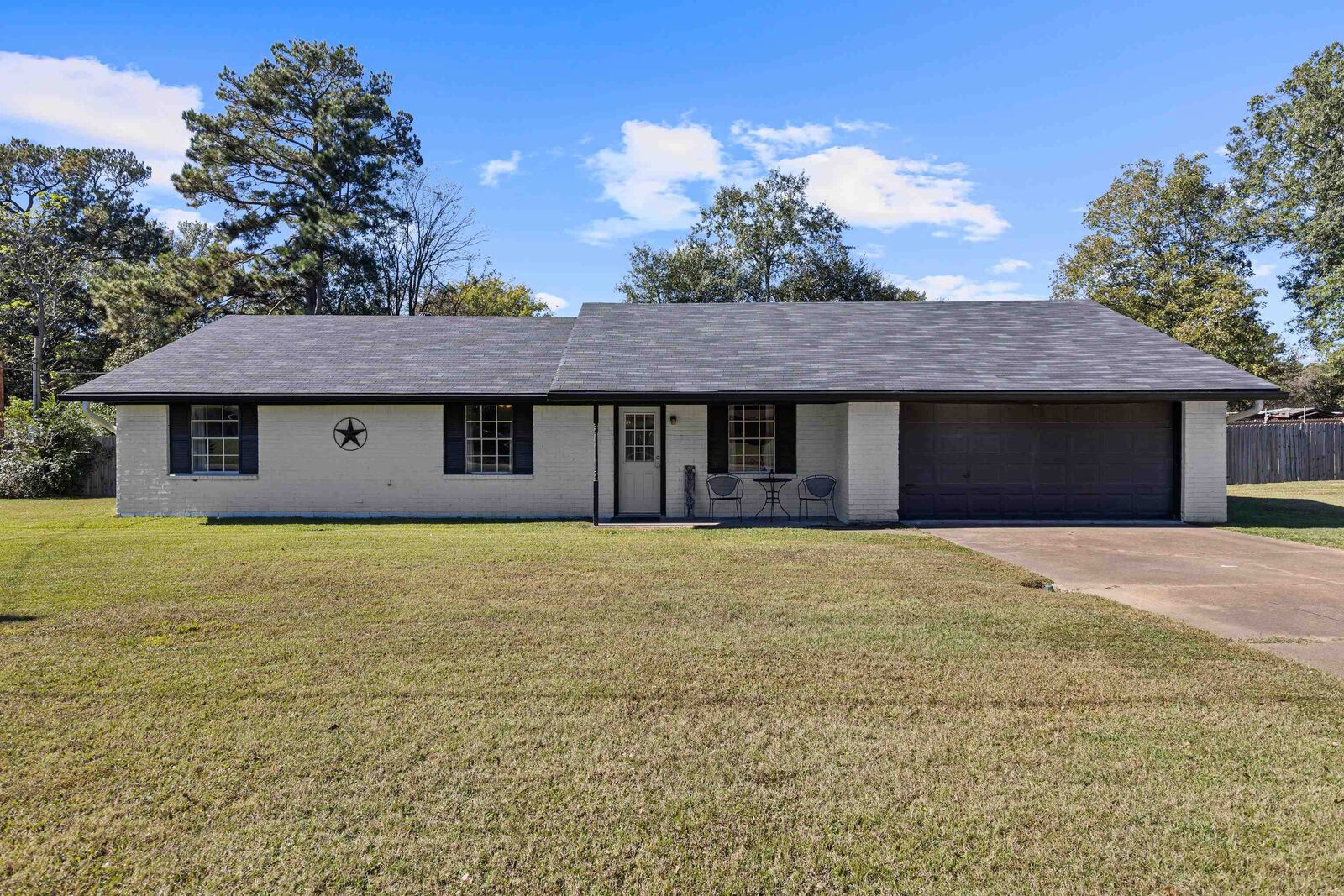 Property Photo:  1009 Woodhaven Dr  TX 75647 