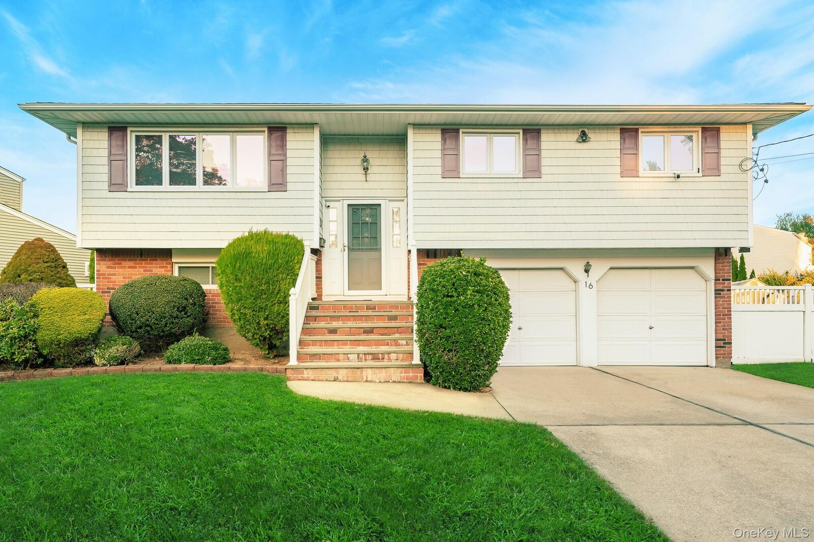 Property Photo:  16 Sue-Ann Court  NY 11703 