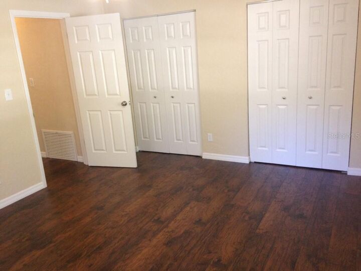 Property Photo:  2829 NW 40th Place  FL 32605 