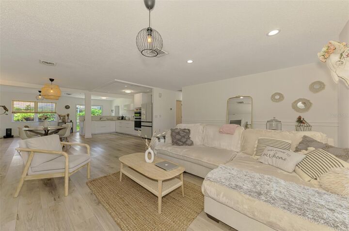 Property Photo: 4321 Shamrock Drive FL 34293