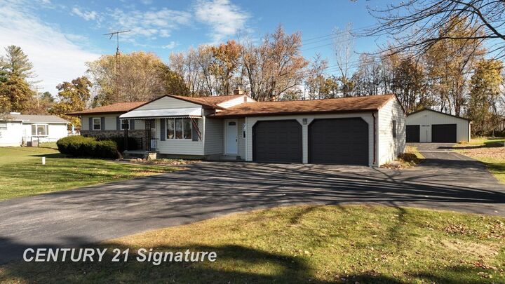 Property Photo:  13474 N Linden Road  MI 48420 