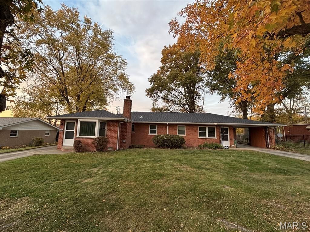 Property Photo: 1909 Menard Drive IL 62220