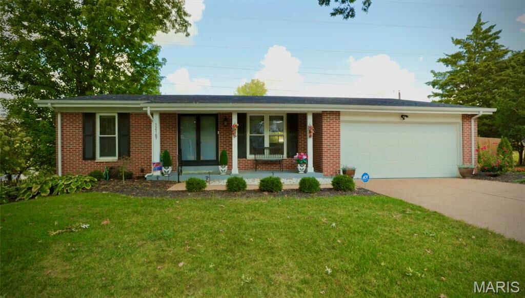 Property Photo:  12167 Plainsman Drive  MO 63146 