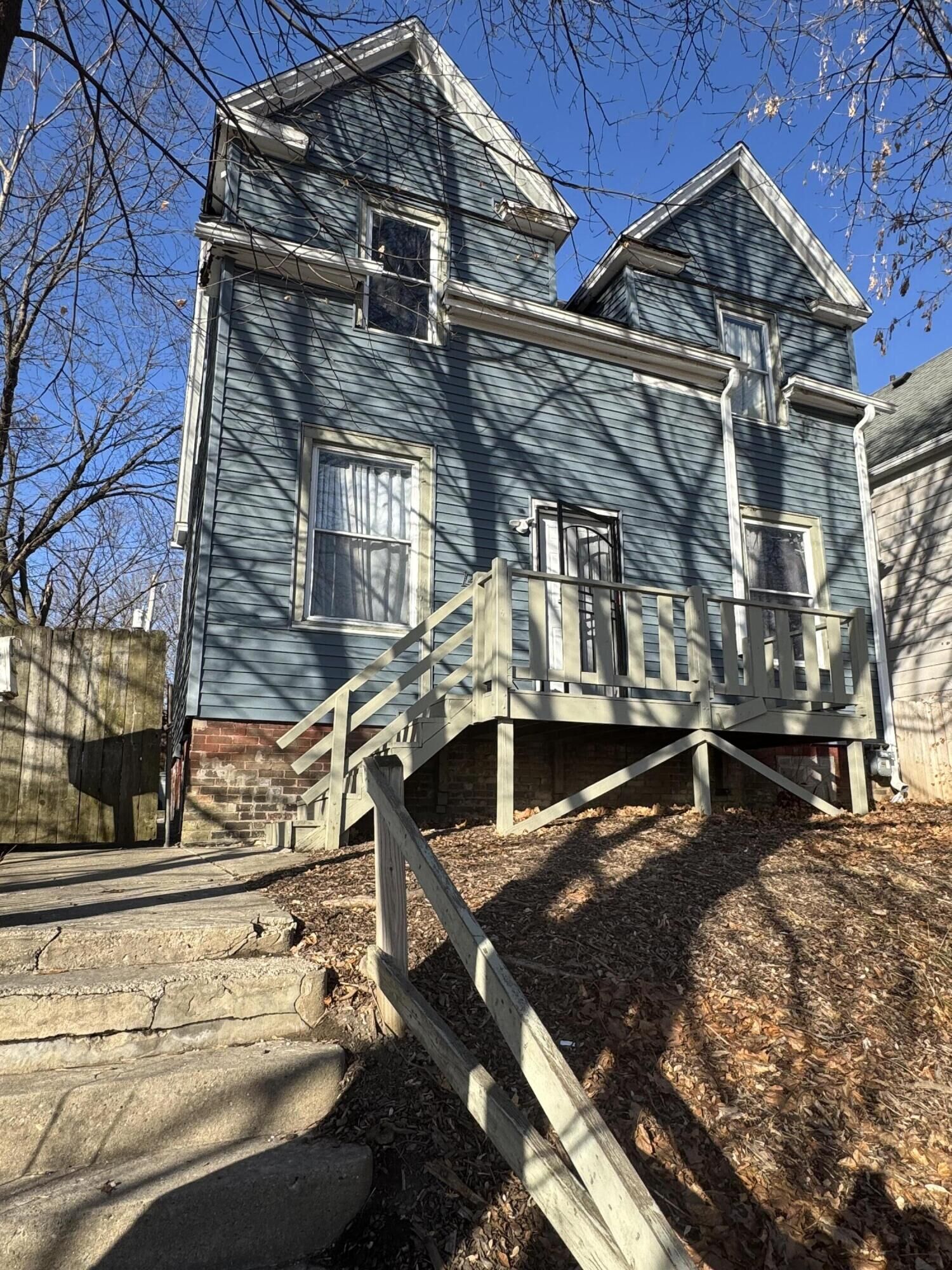 Property Photo: 1425 N 35th St WI 53208