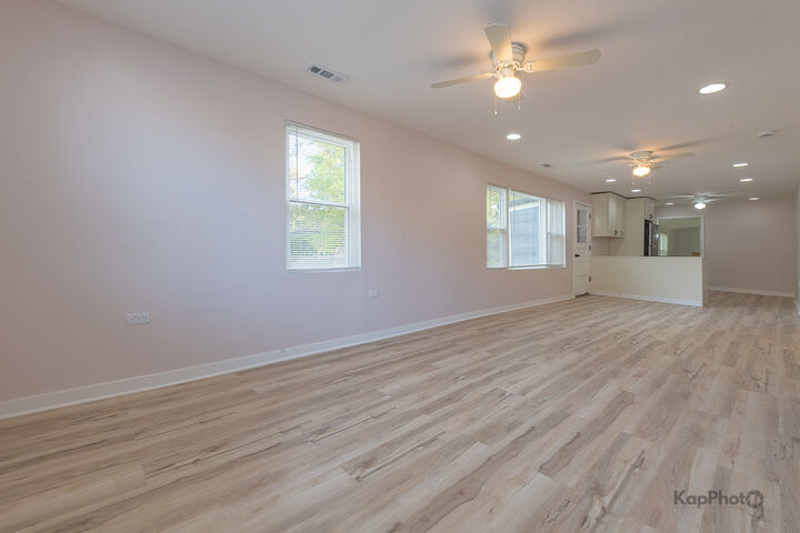 Property Photo: 2029 S Canalport Avenue 2 IL 60616