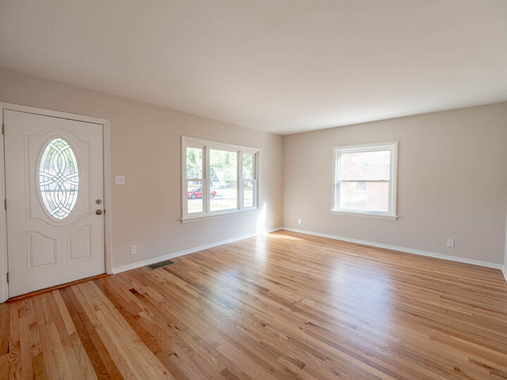 Property Photo: 237 Ingleside Avenue IL 60506