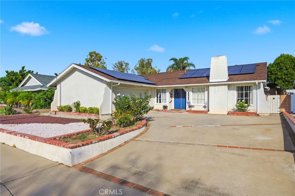 Property Photo:  27828 Parkvale Drive  CA 91350 