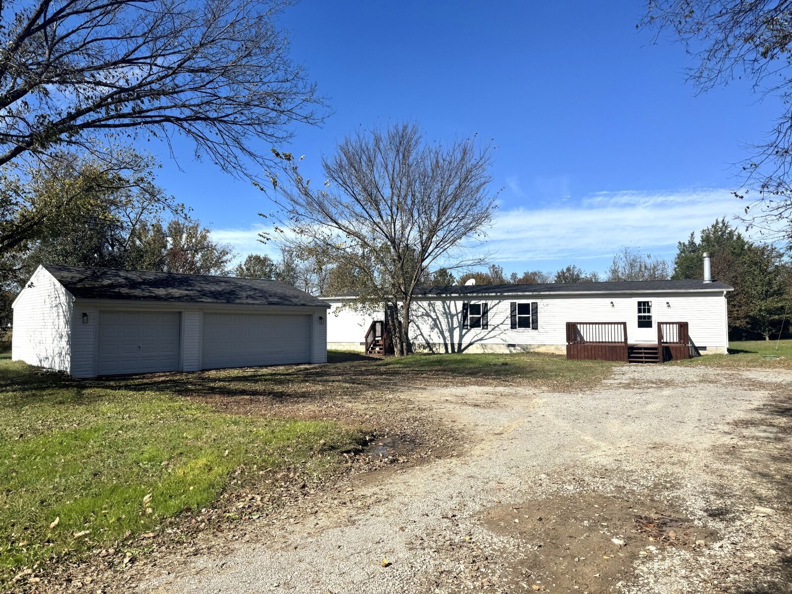 Property Photo: 315 Deer Point Rd TN 37180