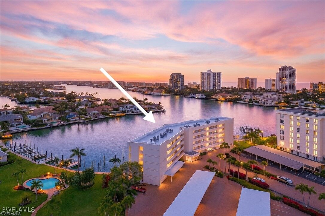 Property Photo: 300 Park Shore Drive 5B FL 34103