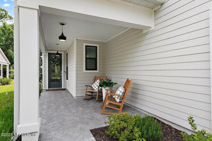 Property Photo: 9615 Filament Boulevard FL 32256