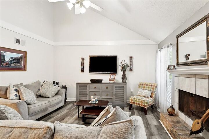 Property Photo: 720 Heavens Drive 8 LA 70471