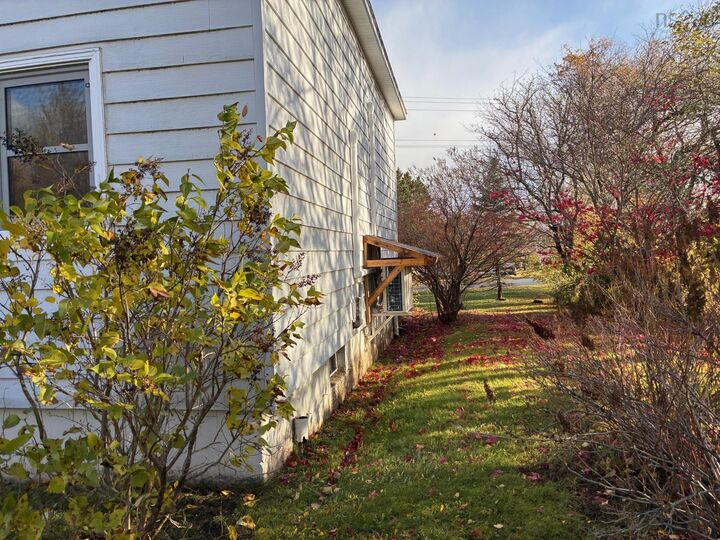 Property Photo: 115 Queen NS B0E 1B0