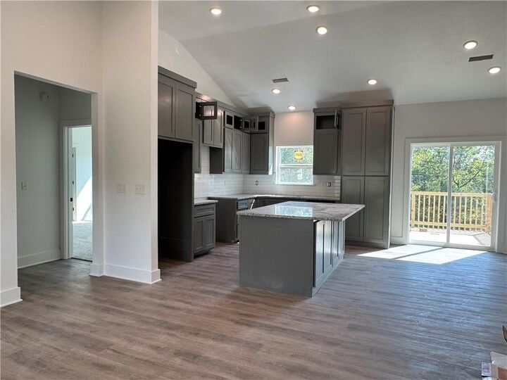 Property Photo:  2 Silverspur Lane  AR 72631 