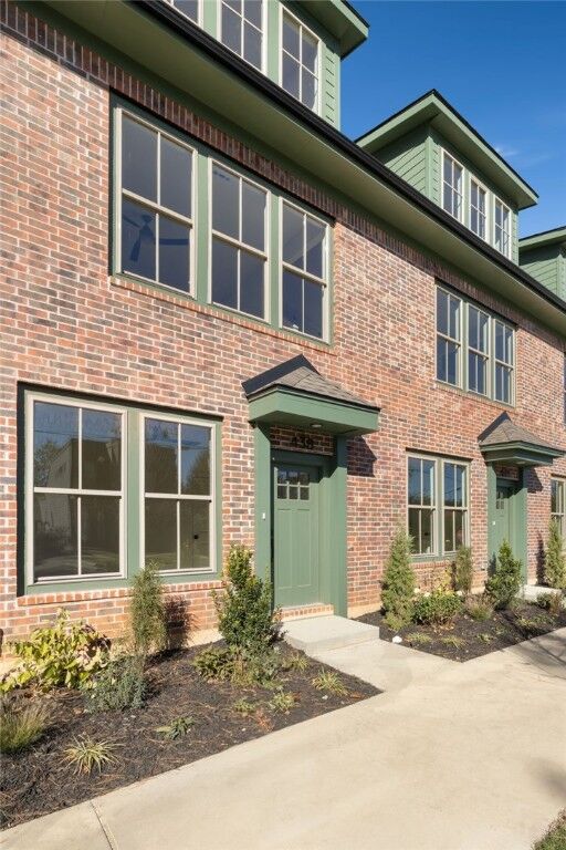 Property Photo:  442 E Martin Luther King Jr Boulevard  AR 72701 