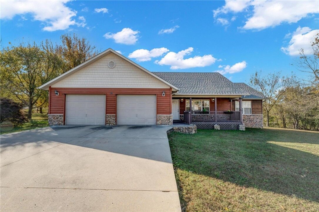 Property Photo: 38 Queensferry Lane AR 72715