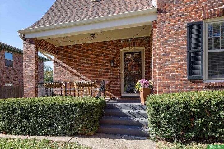 Property Photo: 320 S 49 Avenue NE 68132