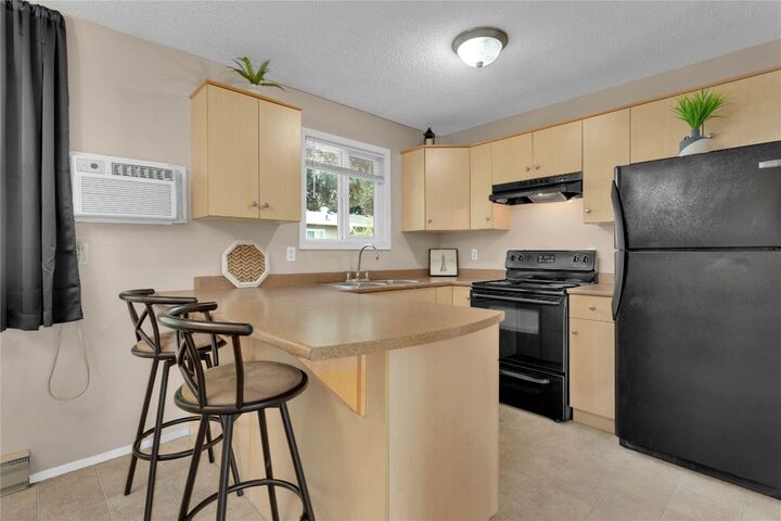 Photo de la propriété: 588 McCurdy Road BC V1X 2P5