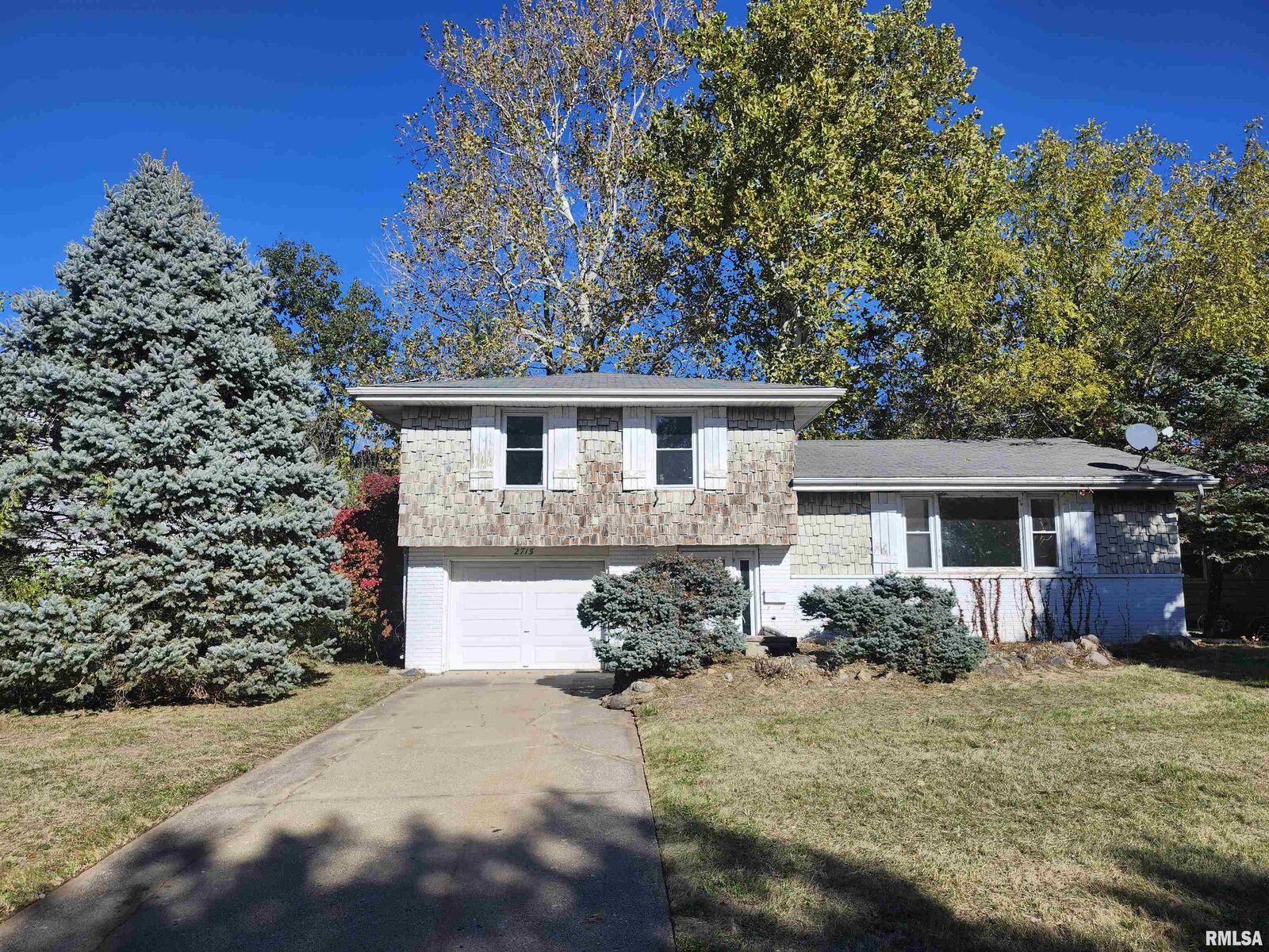 Property Photo:  2715 W Huntington Drive  IL 61614 