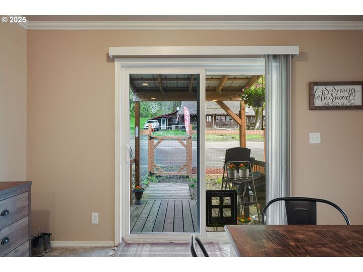 Property Photo: 176 W Main St OR 97324