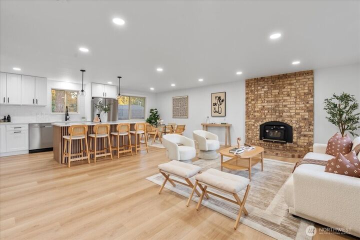 Property Photo: 6651 E Grandview Avenue WA 98404