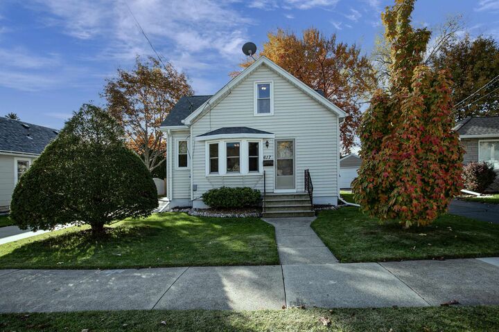 617 8th Street  Menasha WI 54952 photo