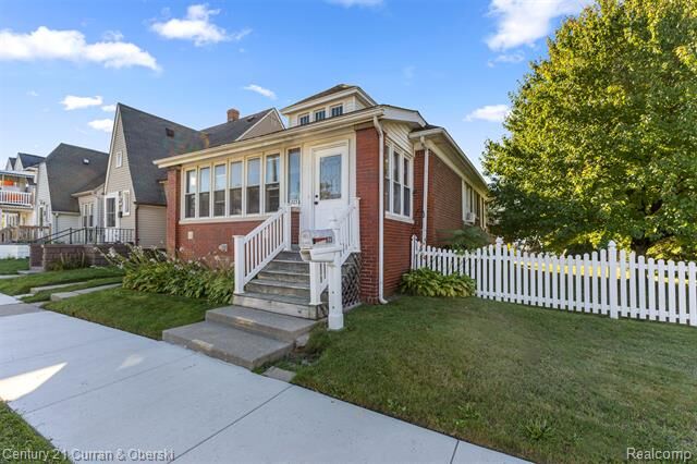 Property Photo: 823 Saint John Street MI 48192