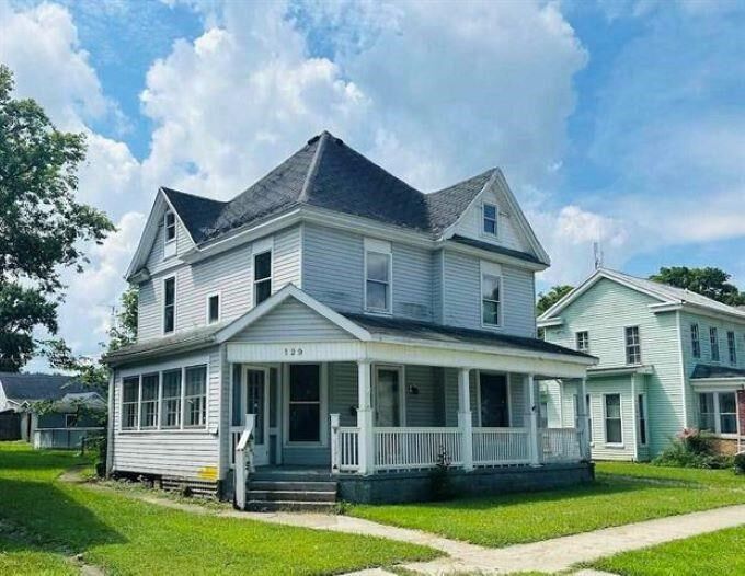 Property Photo: 129 W South Market Street IN 47346