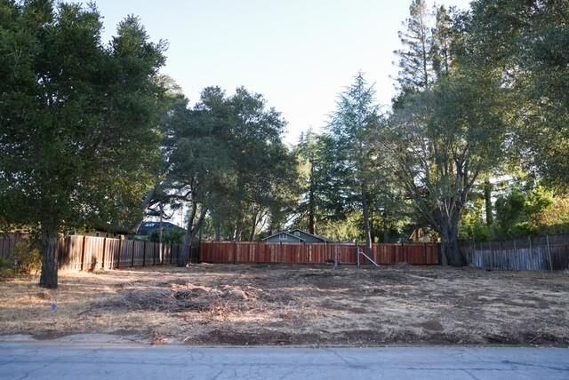 Property Photo:  433 Patrick Way  CA 94022 