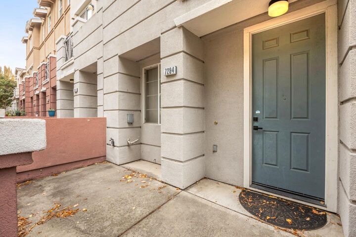 Property Photo: 728 City Walk Place 4 CA 94541