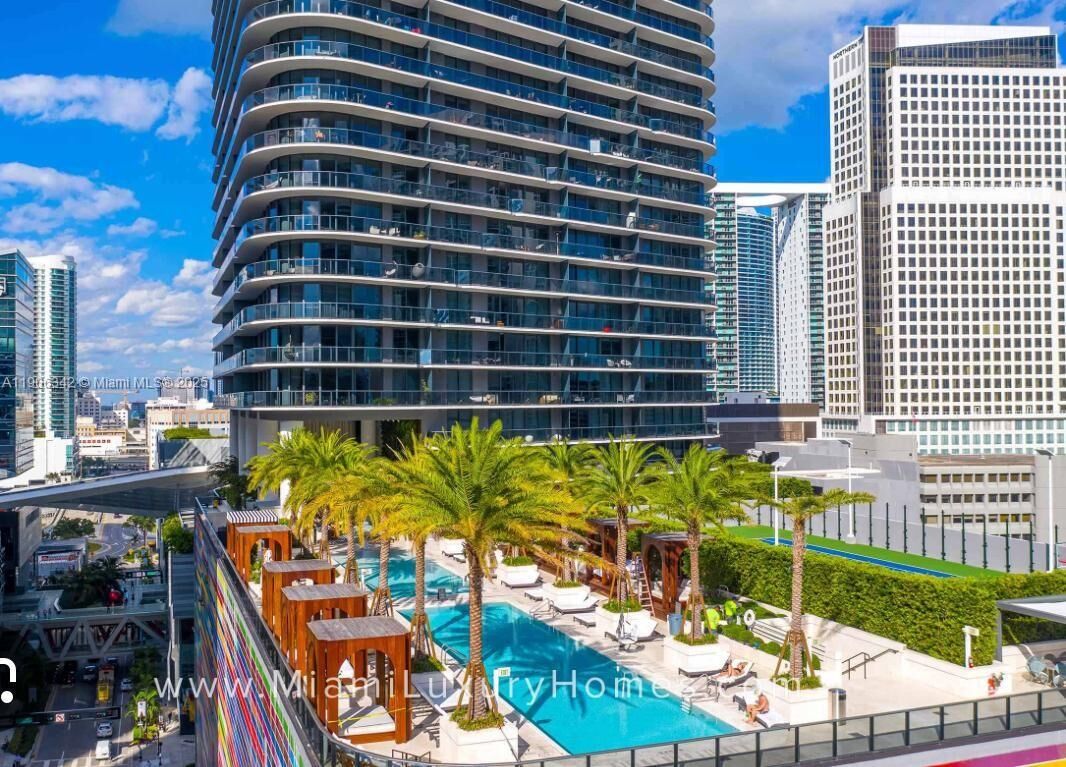 Property Photo:  801 S Miami Ave 1803  FL 33130 